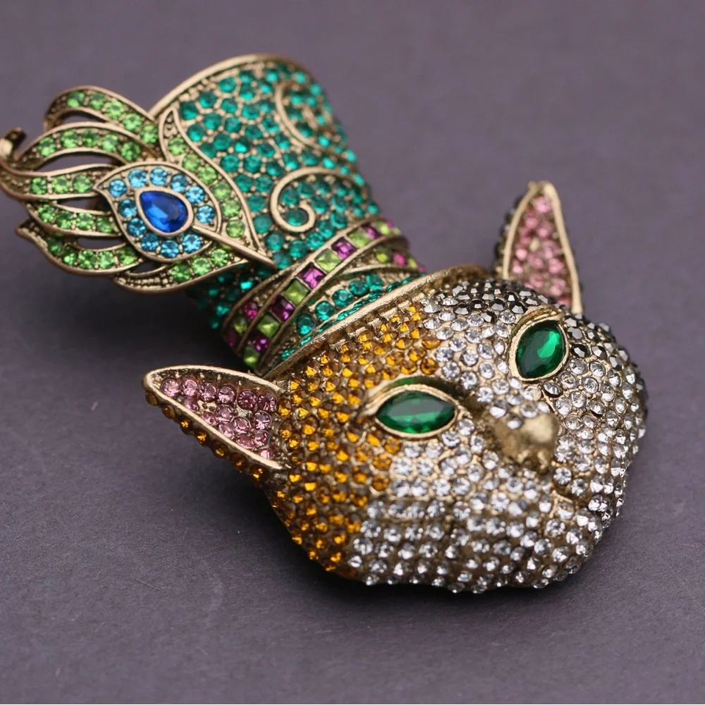 Heidi Daus “Cat wear Hat” Crystal Paved Brooch - Picture 2 of 4